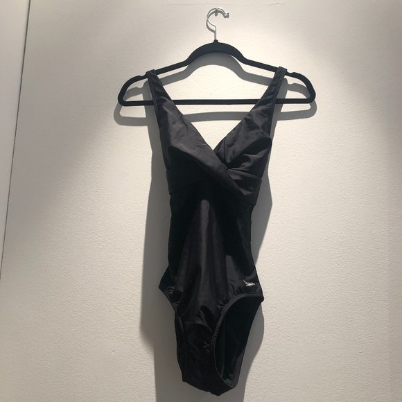 Speedo One Piece Swimsuit - Picture 2 of 9